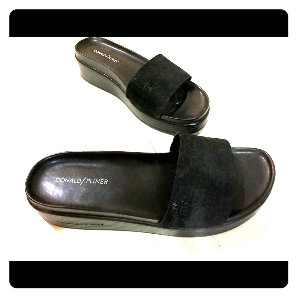 Donald Pliner Frita  Sandals. New
